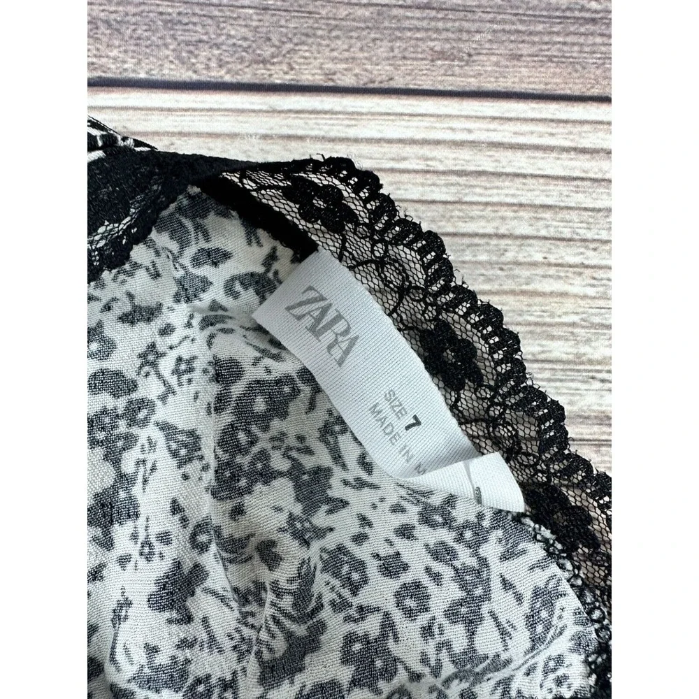 Zara V Neck‎ Sleeveless Dress With Lace Trim Size 7